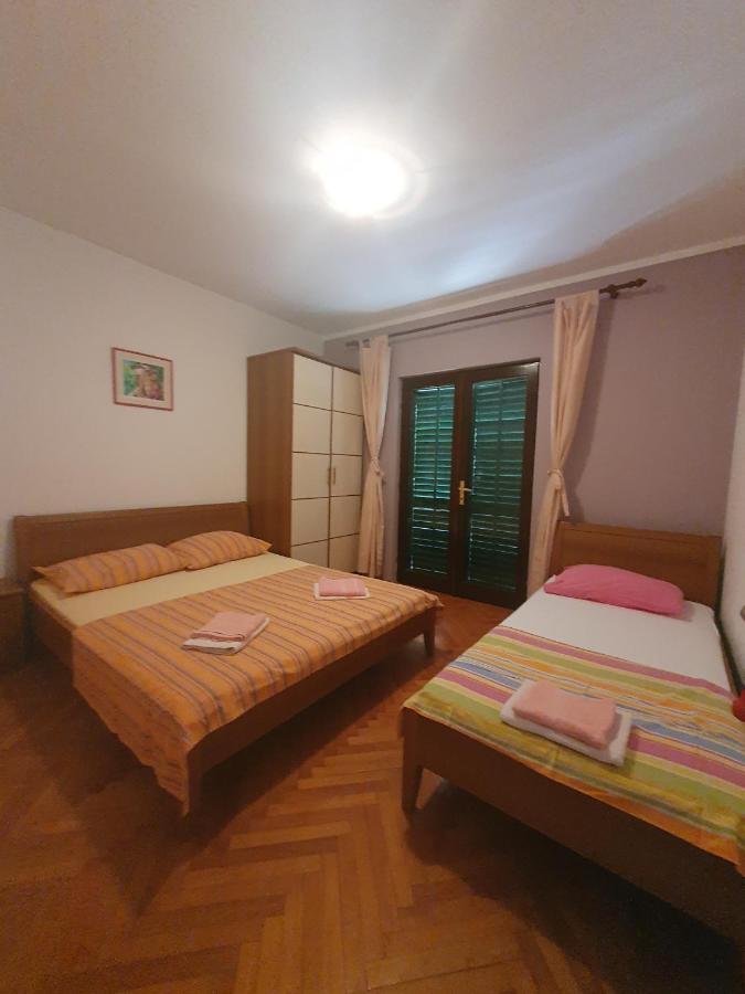 Apartments Karlo Omiš Εξωτερικό φωτογραφία