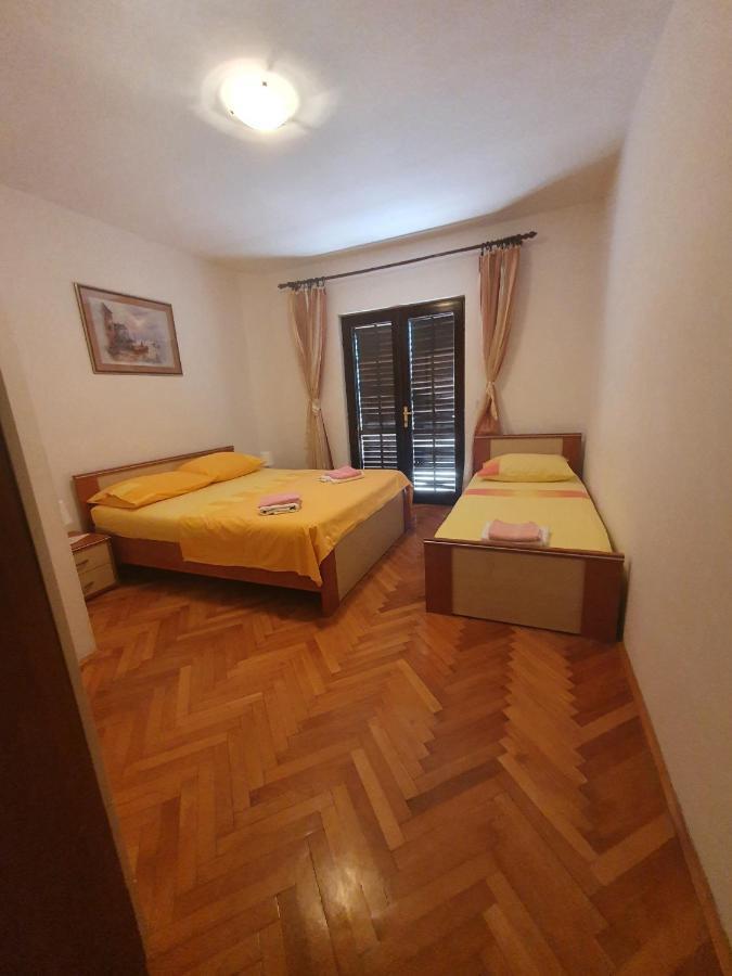 Apartments Karlo Omiš Εξωτερικό φωτογραφία