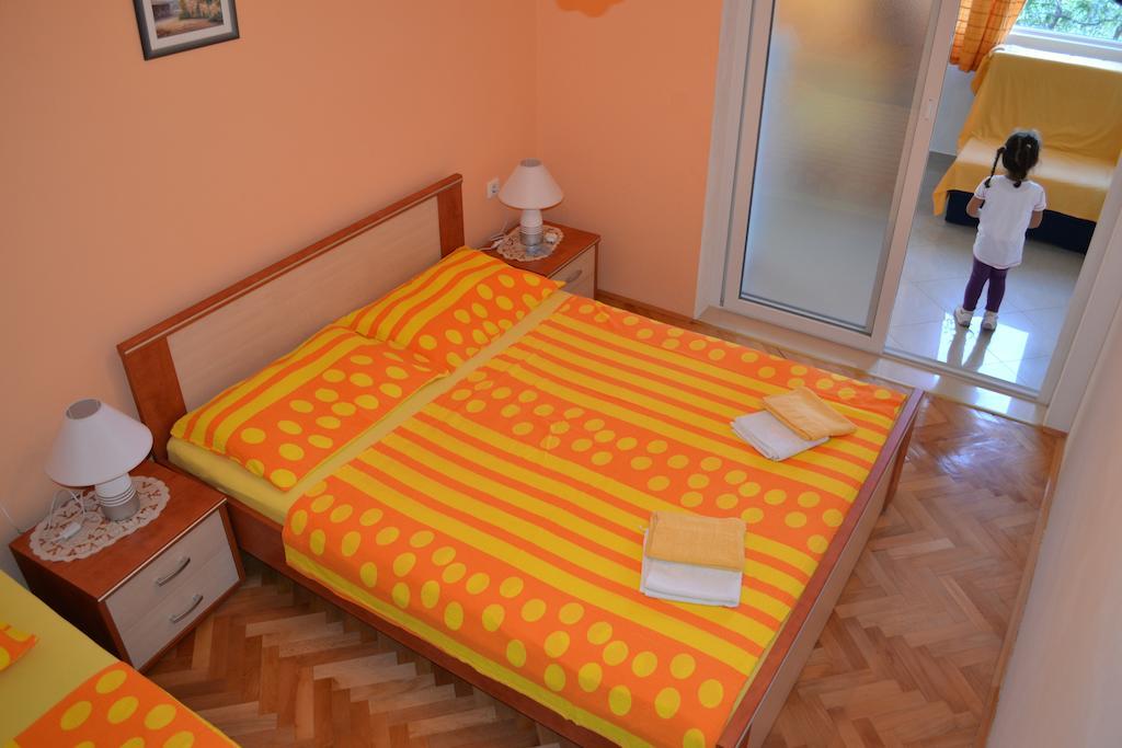 Apartments Karlo Omiš Δωμάτιο φωτογραφία