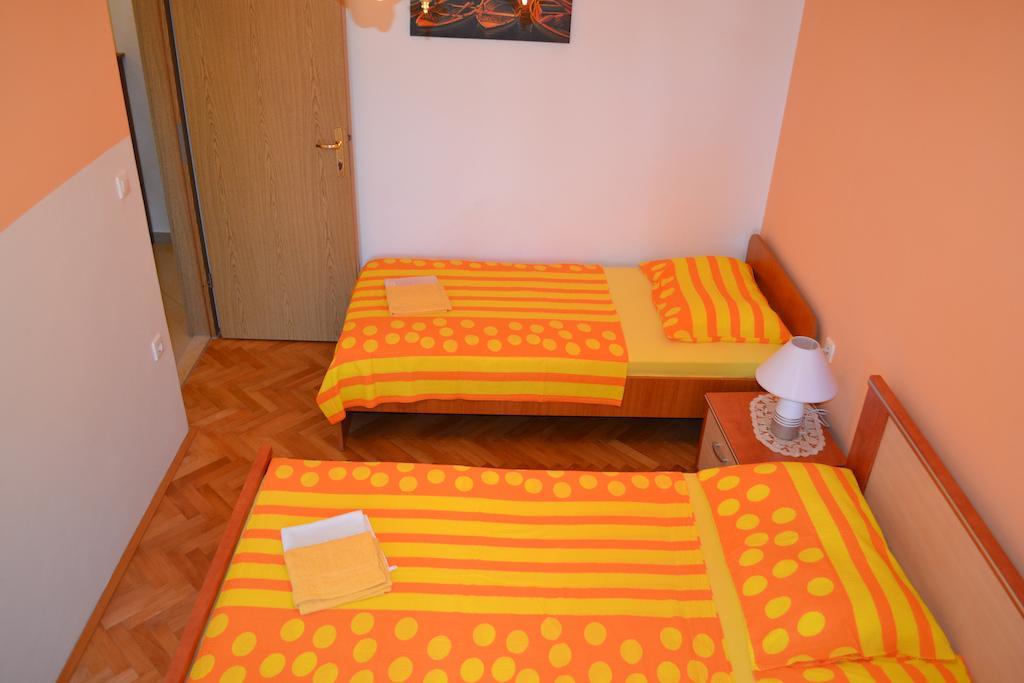 Apartments Karlo Omiš Δωμάτιο φωτογραφία