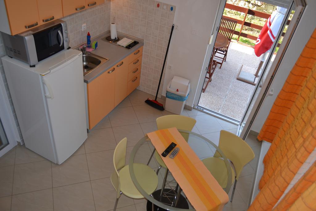 Apartments Karlo Omiš Δωμάτιο φωτογραφία