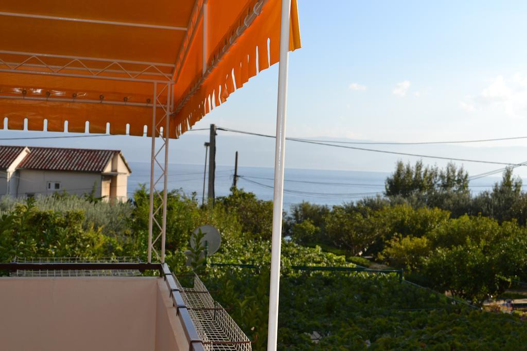 Apartments Karlo Omiš Δωμάτιο φωτογραφία