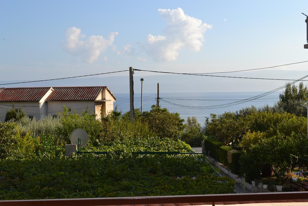 Apartments Karlo Omiš Εξωτερικό φωτογραφία