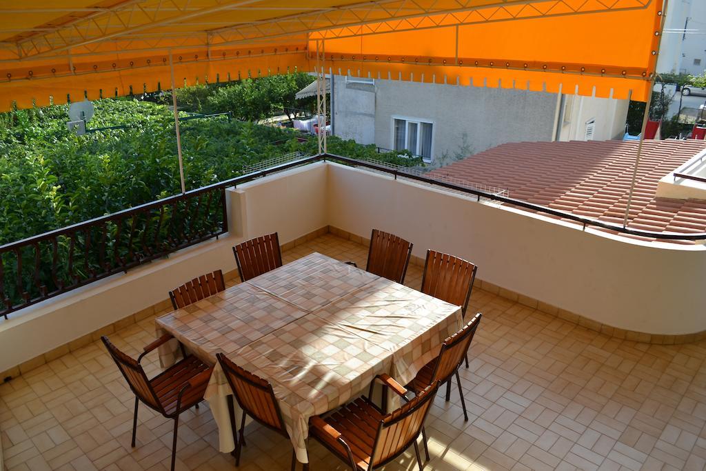 Apartments Karlo Omiš Δωμάτιο φωτογραφία