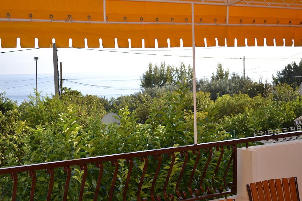 Apartments Karlo Omiš Δωμάτιο φωτογραφία