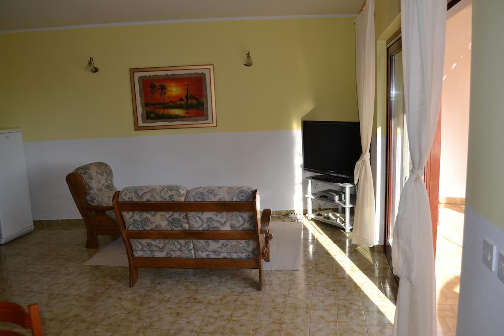 Apartments Karlo Omiš Εξωτερικό φωτογραφία