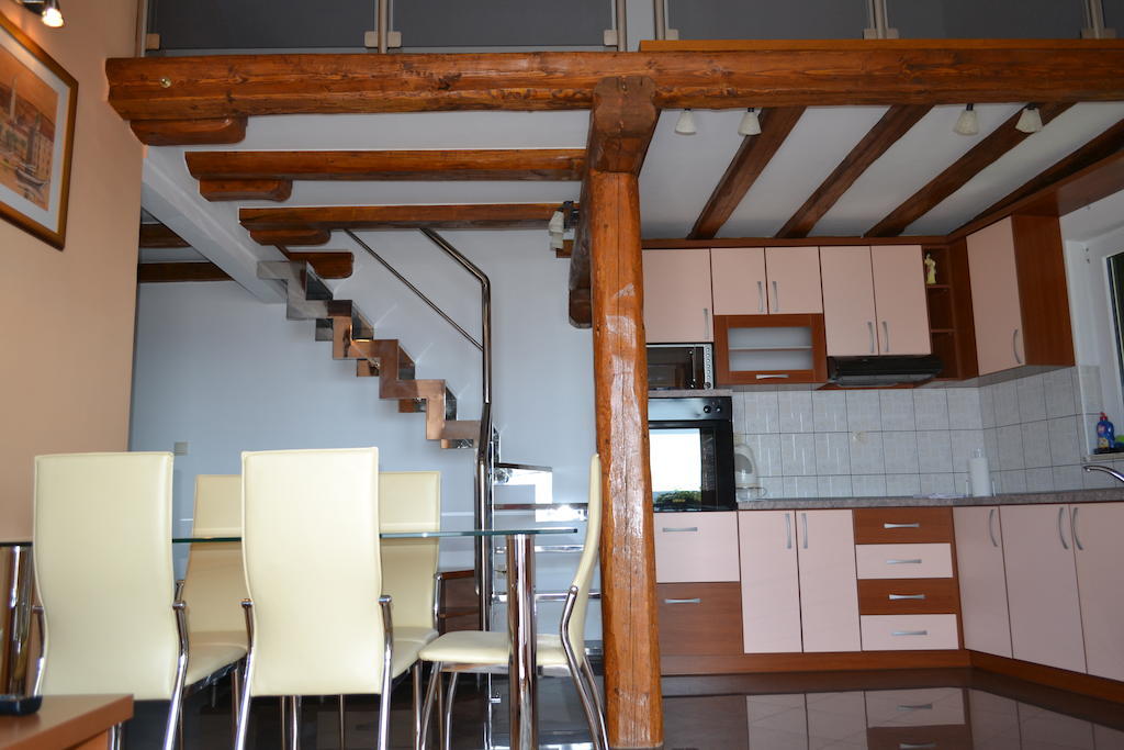Apartments Karlo Omiš Δωμάτιο φωτογραφία