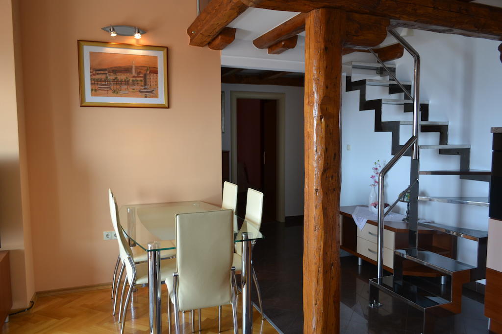 Apartments Karlo Omiš Δωμάτιο φωτογραφία
